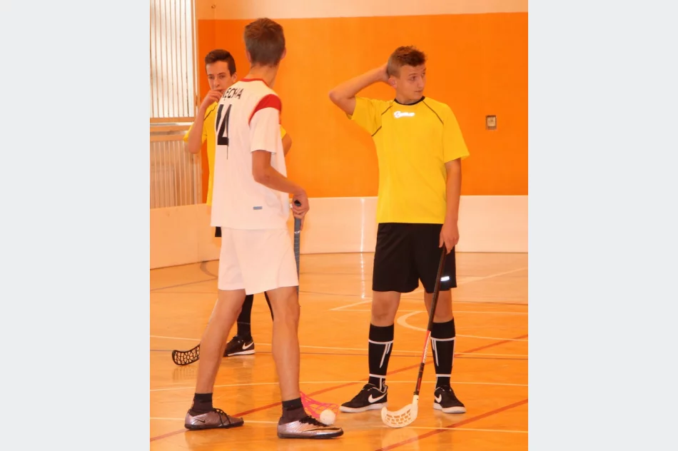 Mistrzostwa gminy Limanowa w unihokeju dziewcząt i chłopców - zdjęcie 8