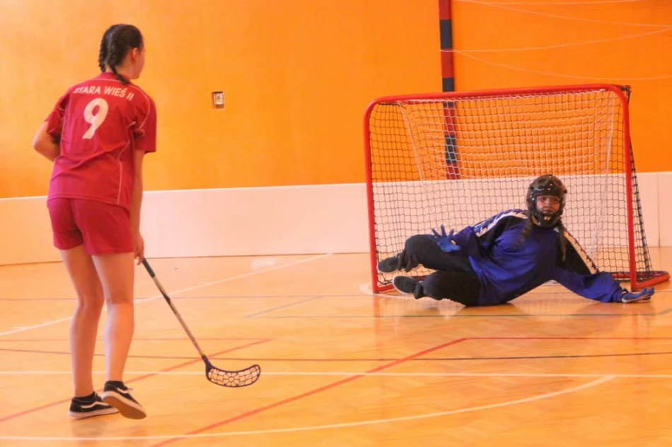 Mistrzostwa gminy Limanowa w unihokeju dziewcząt i chłopców - zdjęcie 11