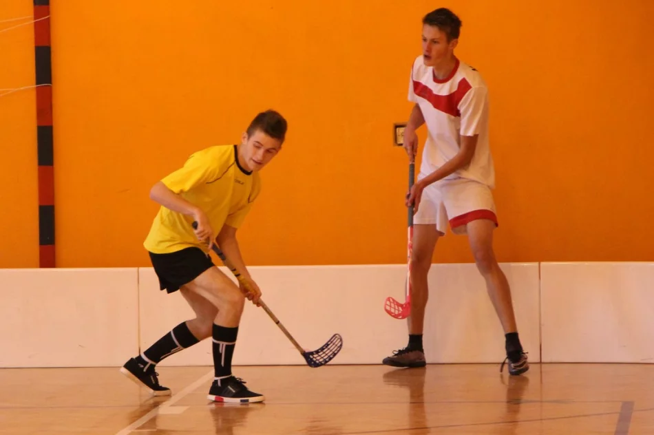 Mistrzostwa gminy Limanowa w unihokeju dziewcząt i chłopców - zdjęcie 12