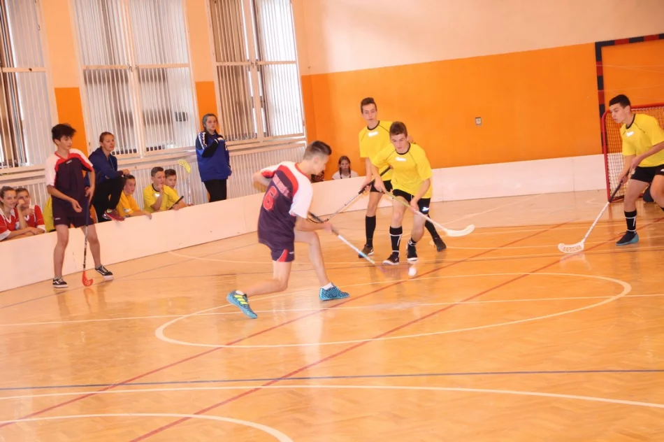 Mistrzostwa gminy Limanowa w unihokeju dziewcząt i chłopców - zdjęcie 17