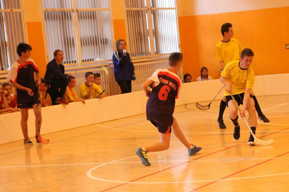 Mistrzostwa gminy Limanowa w unihokeju dziewcząt i chłopców - zdjęcie 18