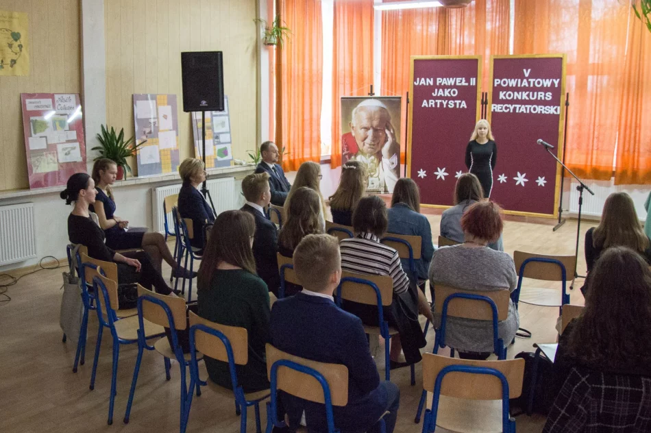 Miasto wsparło Konkurs Recytatorski „JAN PAWEŁ II JAKO ARTYSTA” - zdjęcie 2