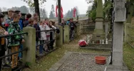 Uczniowie Szkoły Podstawowej nr 1 w Męcinie "na bitewnym szlaku Józefa Piłsudskiego" - zdjęcie 4