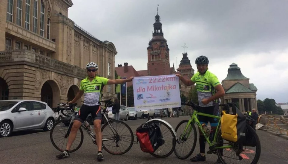 Pokonują 2222 km na rowerach, by pomóc choremu Mikołajkowi - zdjęcie 1