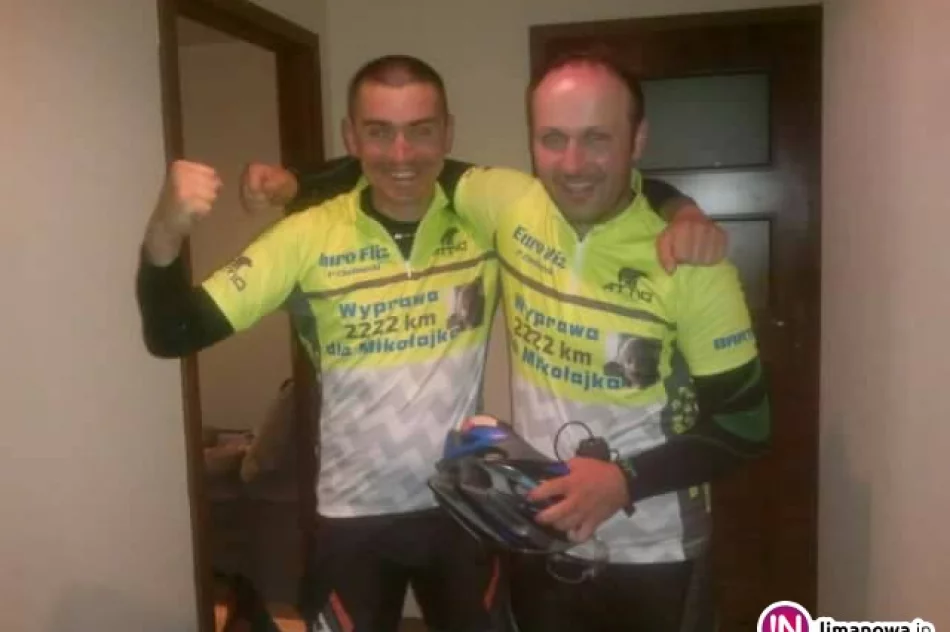 Pokonują 2222 km na rowerach, by pomóc choremu Mikołajkowi - zdjęcie 3