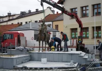 Pomnik Piłsudskiego posadowiono na Małym Rynku - zdjęcie główne