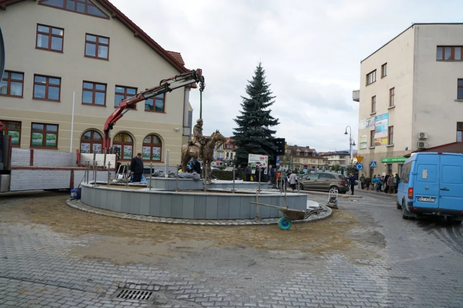 Pomnik Piłsudskiego posadowiono na Małym Rynku - zdjęcie 2