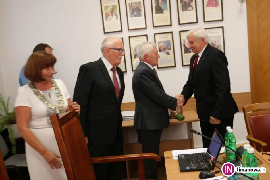 'Uboższy' rok w inwestycjach. Jednogłośne absolutorium dla burmistrza - zdjęcie 2