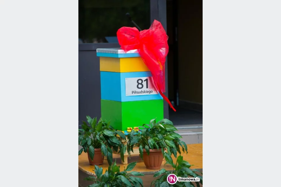 Społeczność szkoły żegnała dyrektora - zdjęcie 3