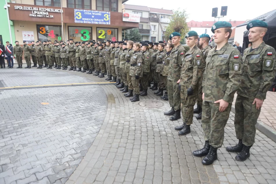 Odsłonięto pomnik Piłsudskiego na 100-lecie niepodległości. "Duch patriotyzmu na Limanowszczyźnie nie zaginął" - zdjęcie 5