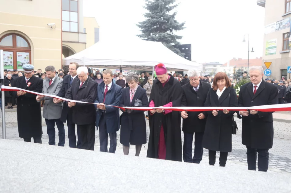 Odsłonięto pomnik Piłsudskiego na 100-lecie niepodległości. "Duch patriotyzmu na Limanowszczyźnie nie zaginął" - zdjęcie 6