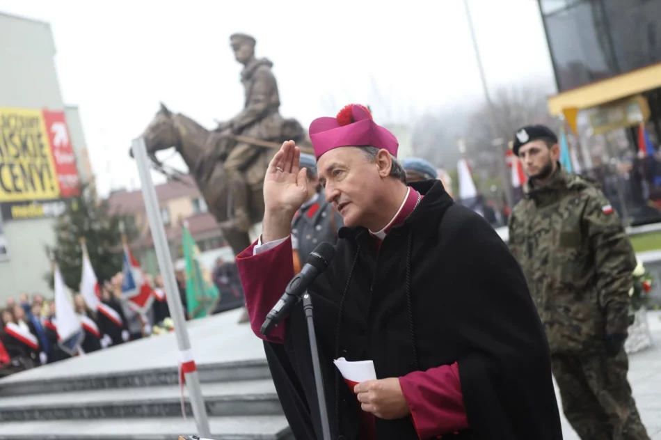 Odsłonięto pomnik Piłsudskiego na 100-lecie niepodległości. "Duch patriotyzmu na Limanowszczyźnie nie zaginął" - zdjęcie 10