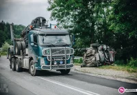 35-letni kierowca Volvo sprawcą groźnie wyglądającej kolizji - zdjęcie główne