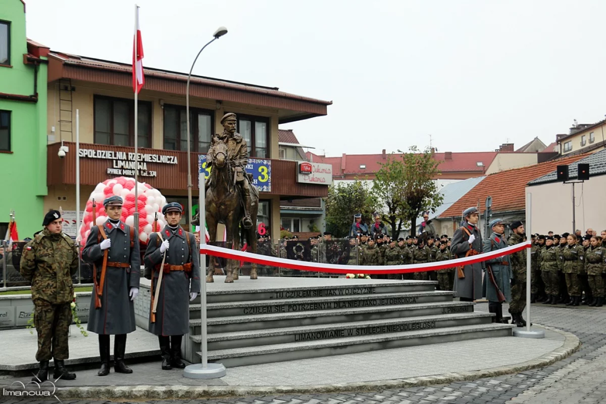 POMNIK KOMENDANTA JÓZEFA PIŁSUDSKIEGO ODSŁONIĘTY