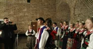 Z pieśnią na ustach… - sukces „Małych Męcinian” na XVI Małopolskim Przeglądzie Pieśni Patriotycznej  - zdjęcie 2