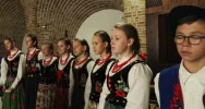 Z pieśnią na ustach… - sukces „Małych Męcinian” na XVI Małopolskim Przeglądzie Pieśni Patriotycznej  - zdjęcie 3