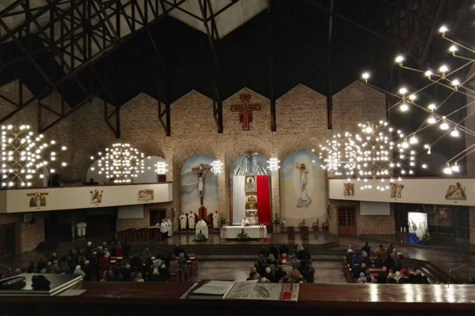 Z pieśnią na ustach… - sukces „Małych Męcinian” na XVI Małopolskim Przeglądzie Pieśni Patriotycznej  - zdjęcie 6