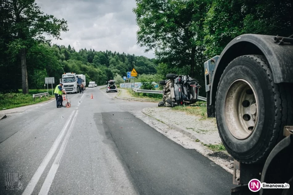 Zderzenie ciężarówki Volvo i terenowego Nissana. Jedna osoba w szpitalu - zdjęcie 2