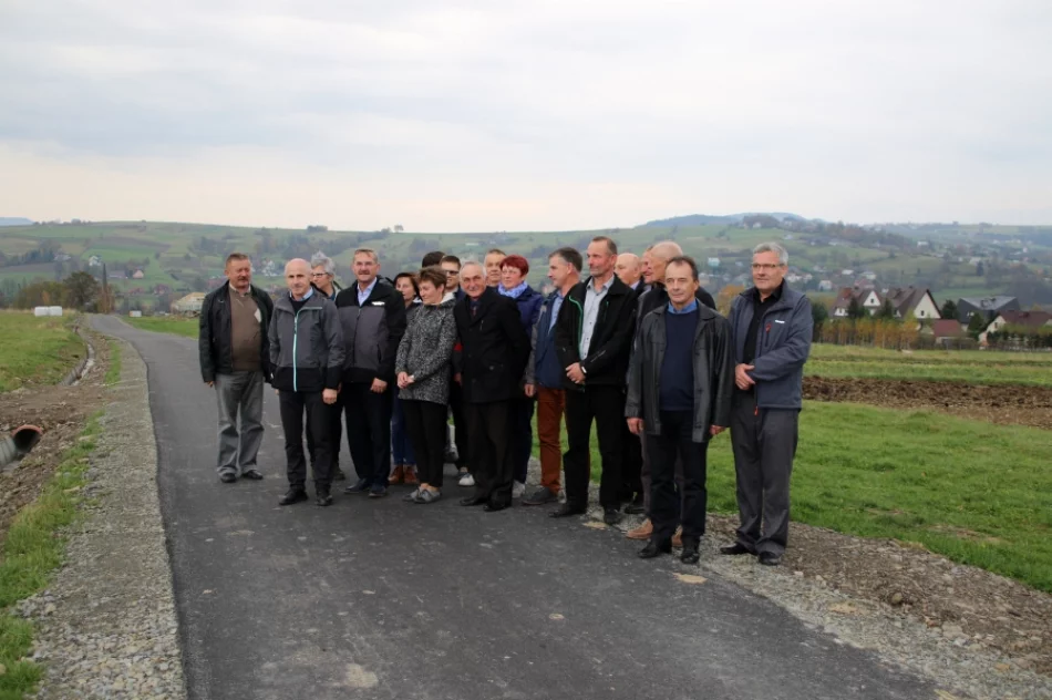 Radni wizytowali i podsumowali tegoroczne inwestycje samorządu - zdjęcie 2