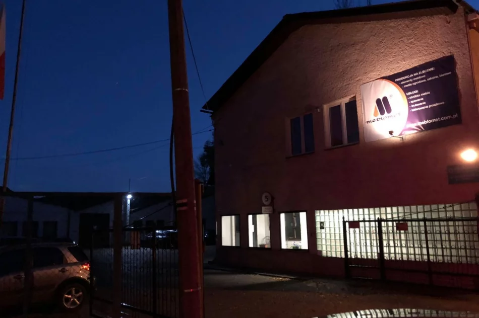 Wybuch w zakładzie. Na miejsce wezwano LPR - zdjęcie 2