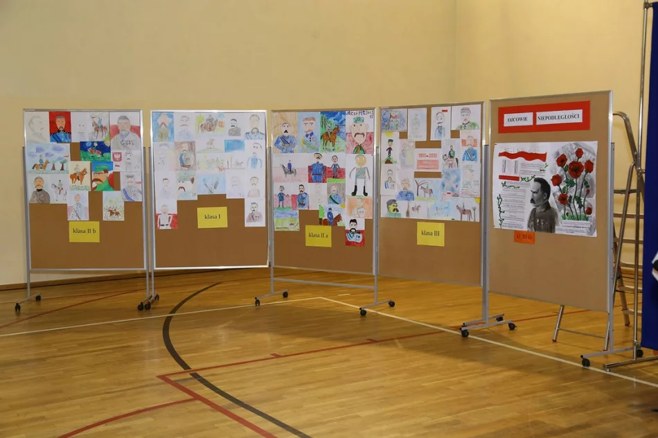 Happening patriotyczny w Szkole Podstawowej Nr 1 w Starej Wsi - zdjęcie 6