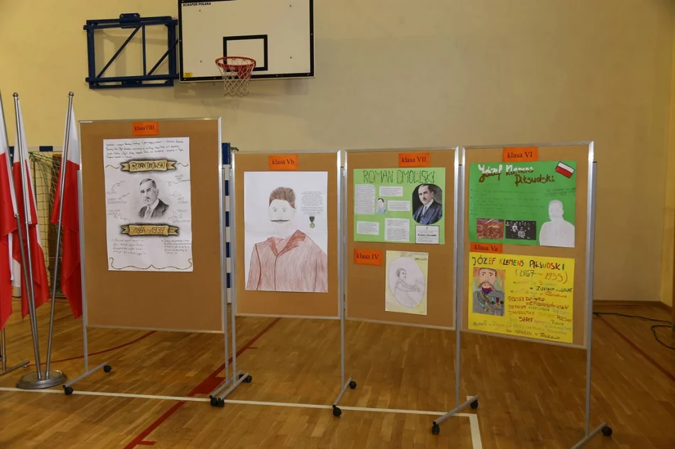 Happening patriotyczny w Szkole Podstawowej Nr 1 w Starej Wsi - zdjęcie 7