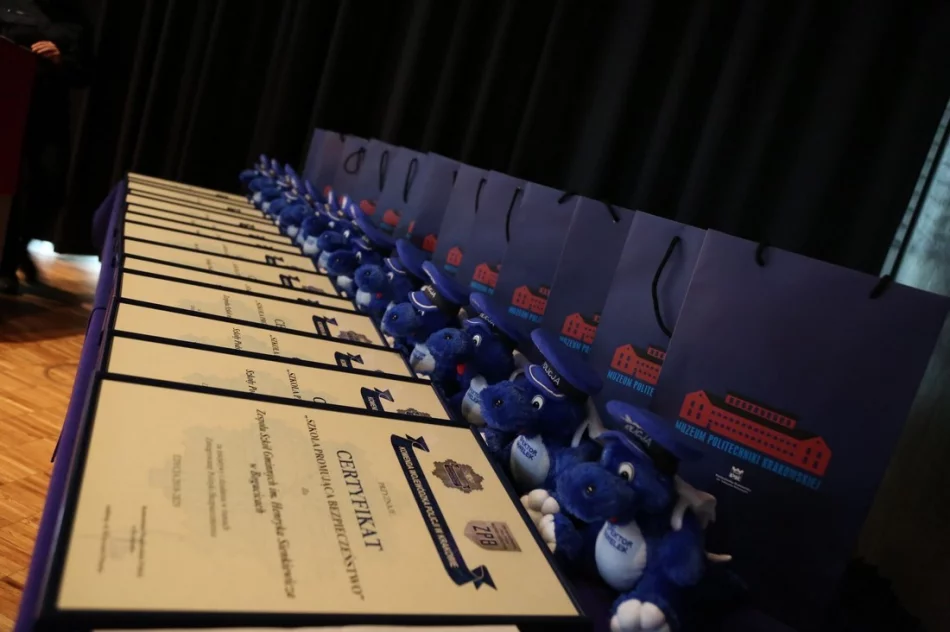 Certyfikat „Szkoła Promująca Bezpieczeństwo” dla Szkoły Podstawowej w Mordarce  - zdjęcie 2