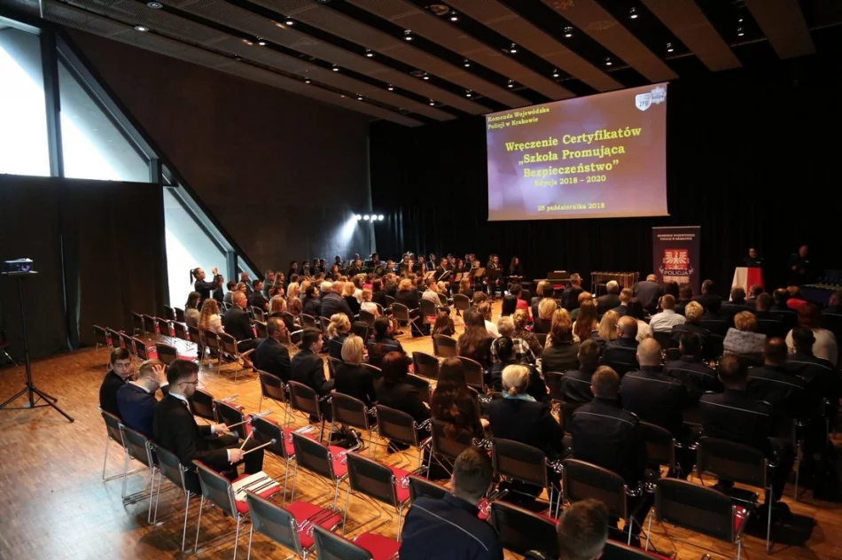 Certyfikat „Szkoła Promująca Bezpieczeństwo” dla Szkoły Podstawowej w Mordarce  - zdjęcie 6