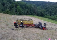 Traktorzysta zdążył zeskoczyć, przygnieciony 28-letni pasażer - zdjęcie główne