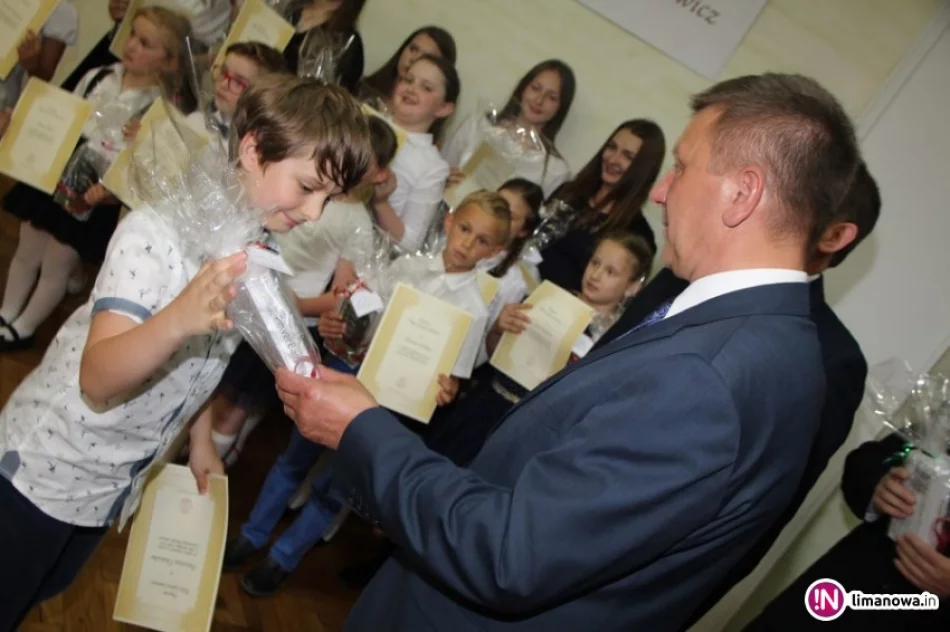 Nagrody oraz wyróżnienia dla uczniów i nauczycieli - zdjęcie 2