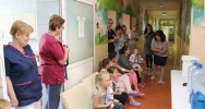 Przedstawili ciekawe eksperymenty małym pacjentom - zdjęcie 2