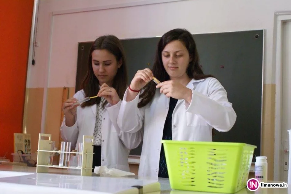 Młodzi fizycy i chemicy spotkali się w Laskowej - zdjęcie 2