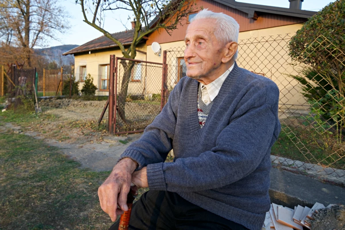 99-letni pan Józef wreszcie ma bieżącą wodę w domu!