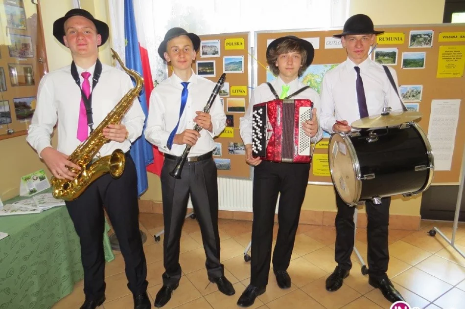 Szkoła gościła nauczycieli z Cypru, Grecji, Litwy, Rumunii i Turcji - zdjęcie 3