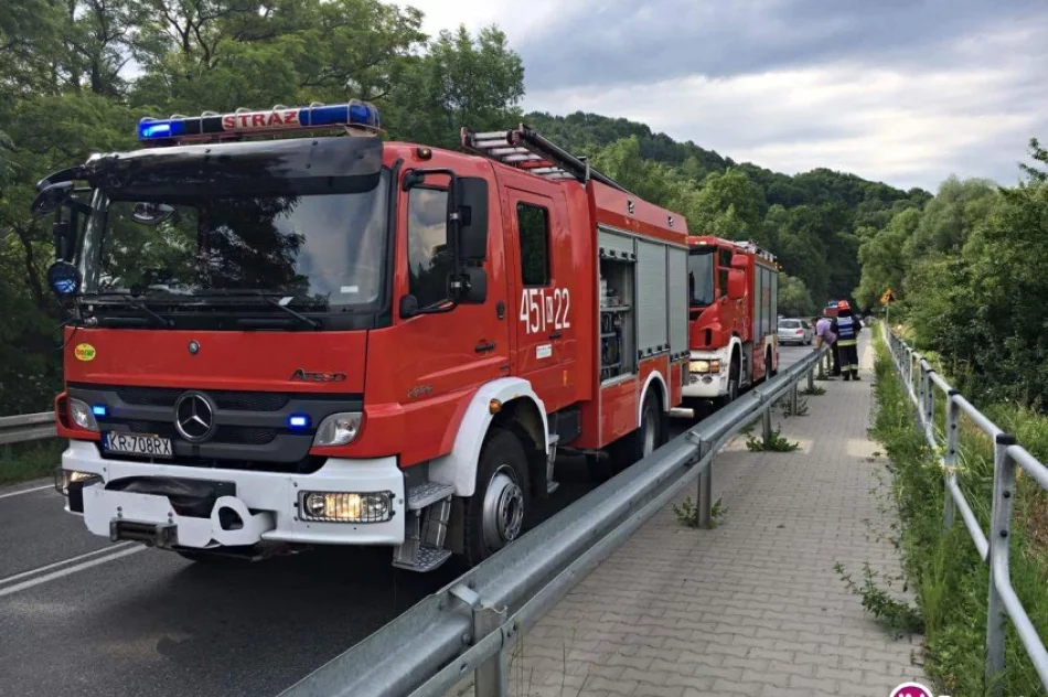 Ciężarówka zderzyła się z samochodem osobowym - zdjęcie 4