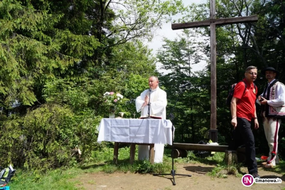 500 turystów 'odkrywało' Śnieżnicę - zdjęcie 2