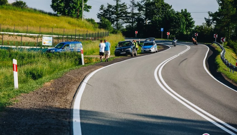 Motocyklista wpadł w poślizg przez rowerzystę? Sprawę wyjaśnia policja - zdjęcie 1