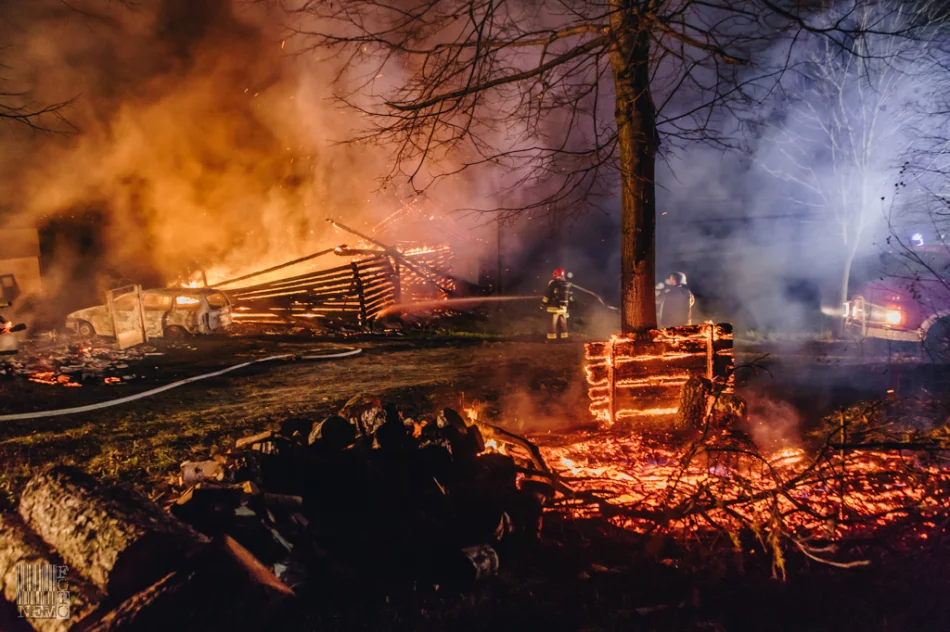 Nocny pożar na pograniczu dwóch powiatów - zdjęcie 5