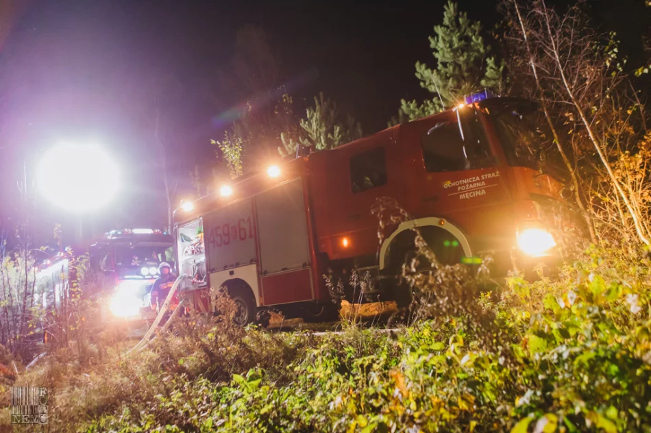 Nocny pożar na pograniczu dwóch powiatów - zdjęcie 11