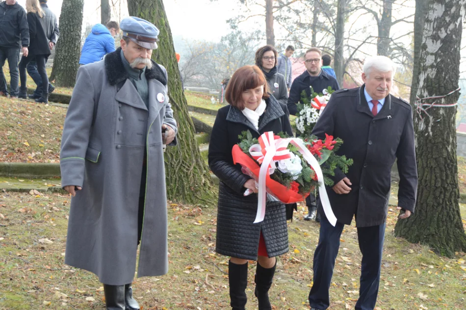 Rekordowy VIII Niepodległościowy Złaz Turystów na Jabłońcu - zdjęcie 11