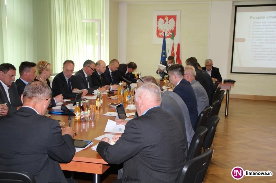 Radni jednogłośnie przyznali absolutorium wójtowi - zdjęcie 2