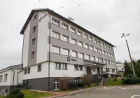 Blisko połowa limanowskich policjantów na zwolnieniach. Ludzie "zza biurek" kierowani na patrole - zdjęcie główne