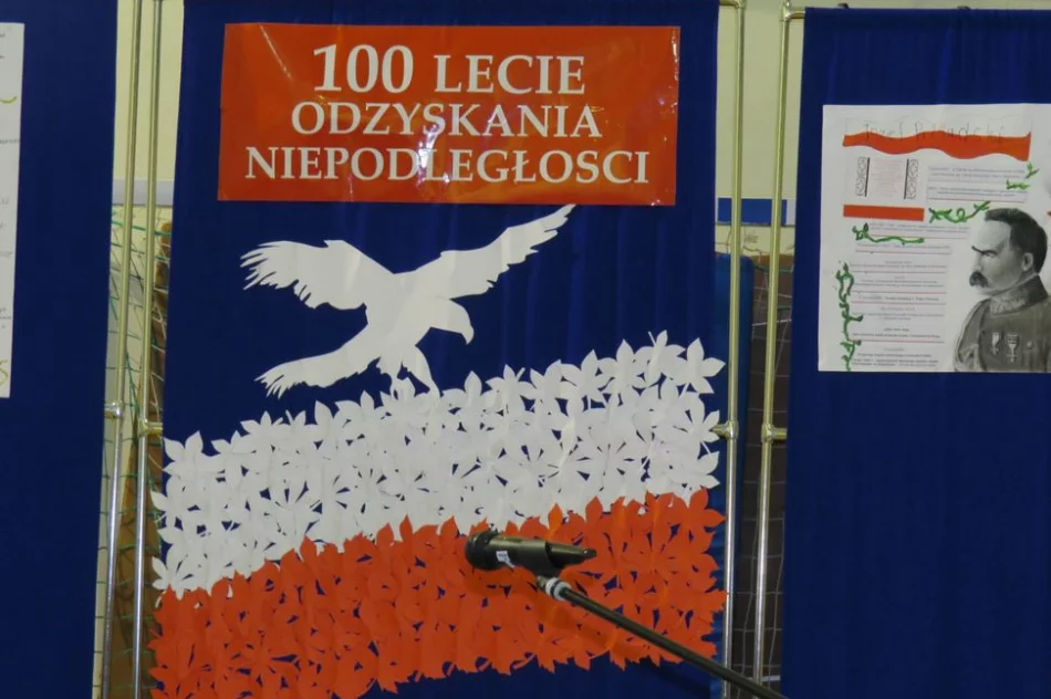 Wieczornica patriotyczna w Szkole Podstawowej nr 1 w Starej Wsi - zdjęcie 5