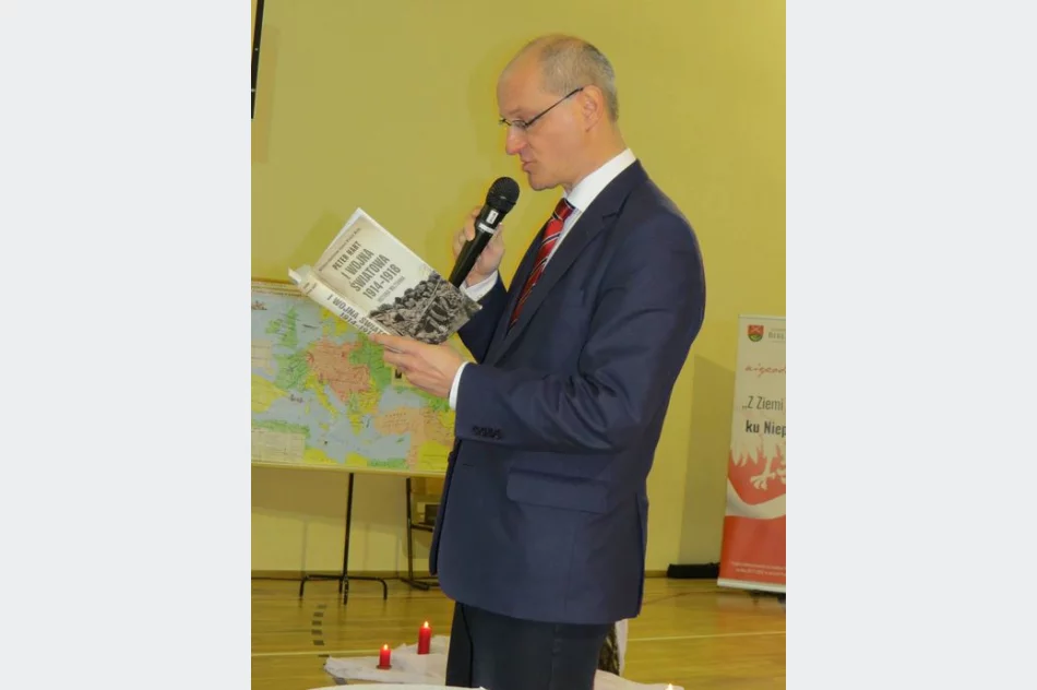 Wieczornica patriotyczna w Szkole Podstawowej nr 1 w Starej Wsi - zdjęcie 16