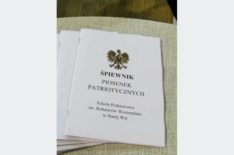 Wieczornica patriotyczna w Szkole Podstawowej nr 1 w Starej Wsi - zdjęcie 19