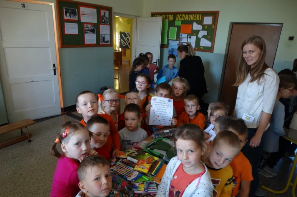 Akcja „kredkobrania” – 100 uśmiechów na stulecie - zdjęcie 2