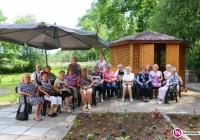 Seniorzy stworzyli w mieście letni ogród - zdjęcie główne