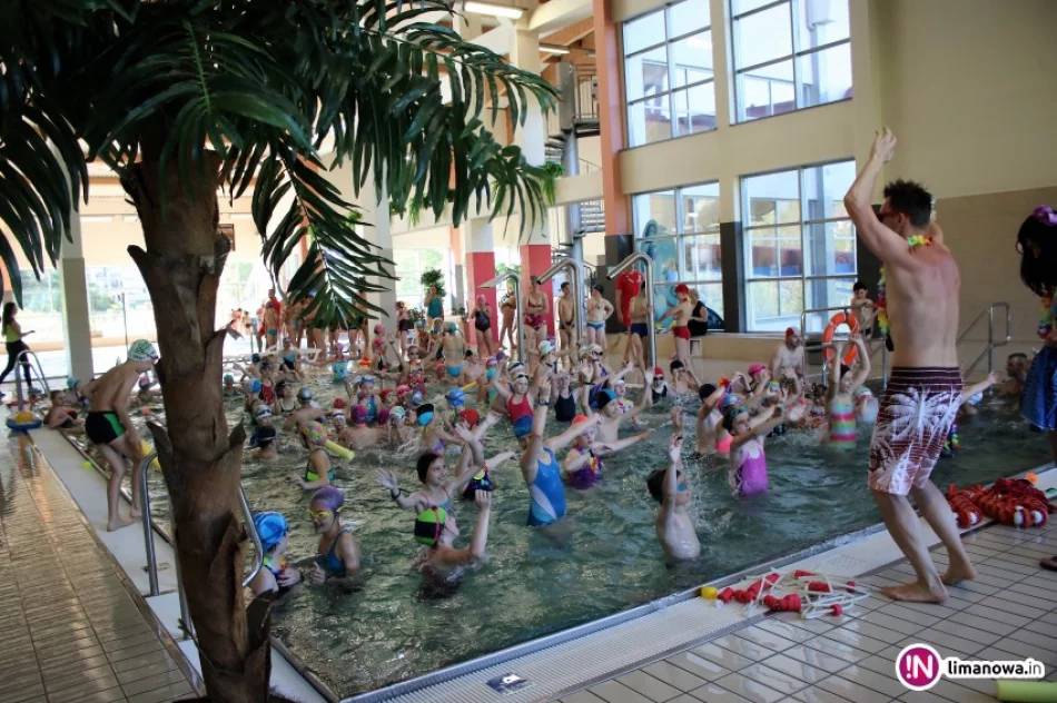 Hawajska atmosfera na Pływalni Limanowskiej - zdjęcie 2