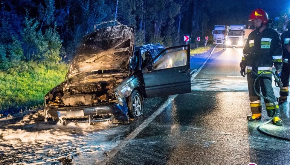 Volvo stanęło w płomieniach, na szczęście nikt nie ucierpiał - zdjęcie 1