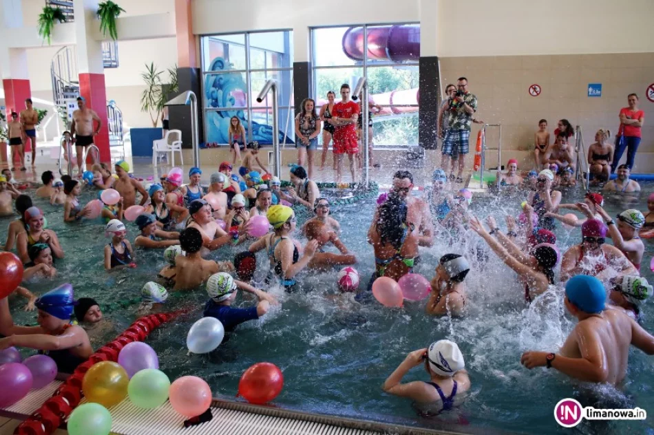 Hawajska atmosfera na Pływalni Limanowskiej - zdjęcie 4